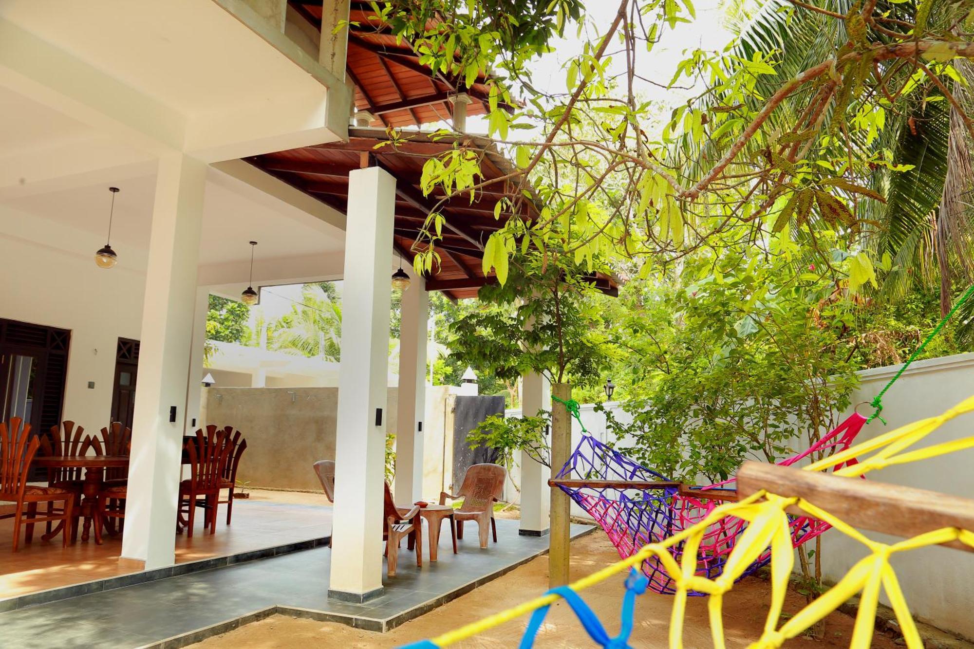 Midigama Holiday Inn Esterno foto