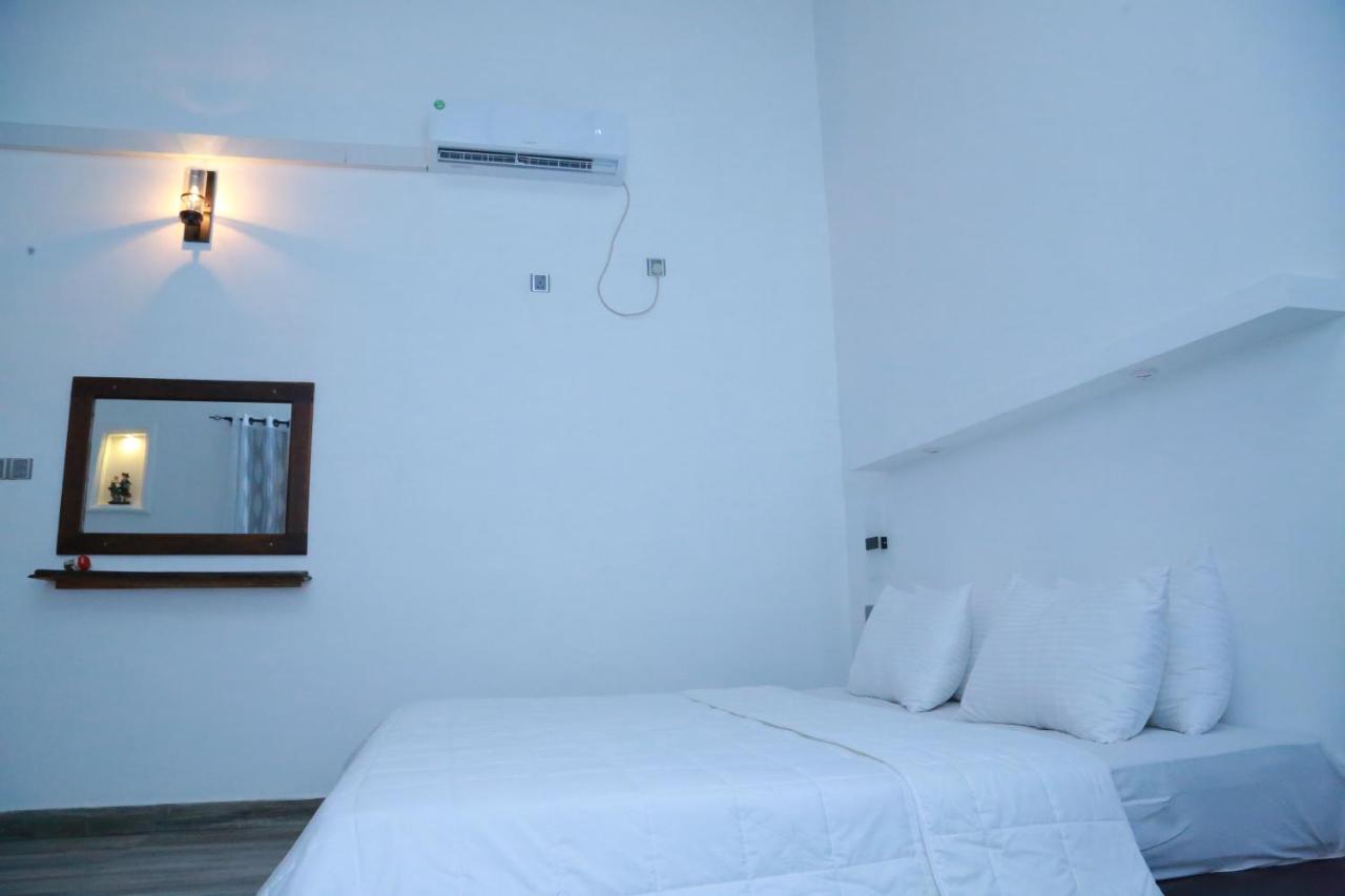 Midigama Holiday Inn Esterno foto